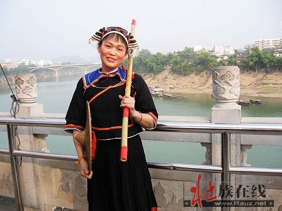 中越边境地区部份壮族妇女头饰