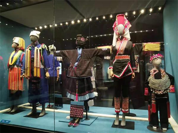 壮族服饰的特点以及制作技艺