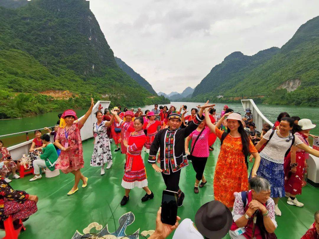 跨省旅游团，推动旅游市场复苏