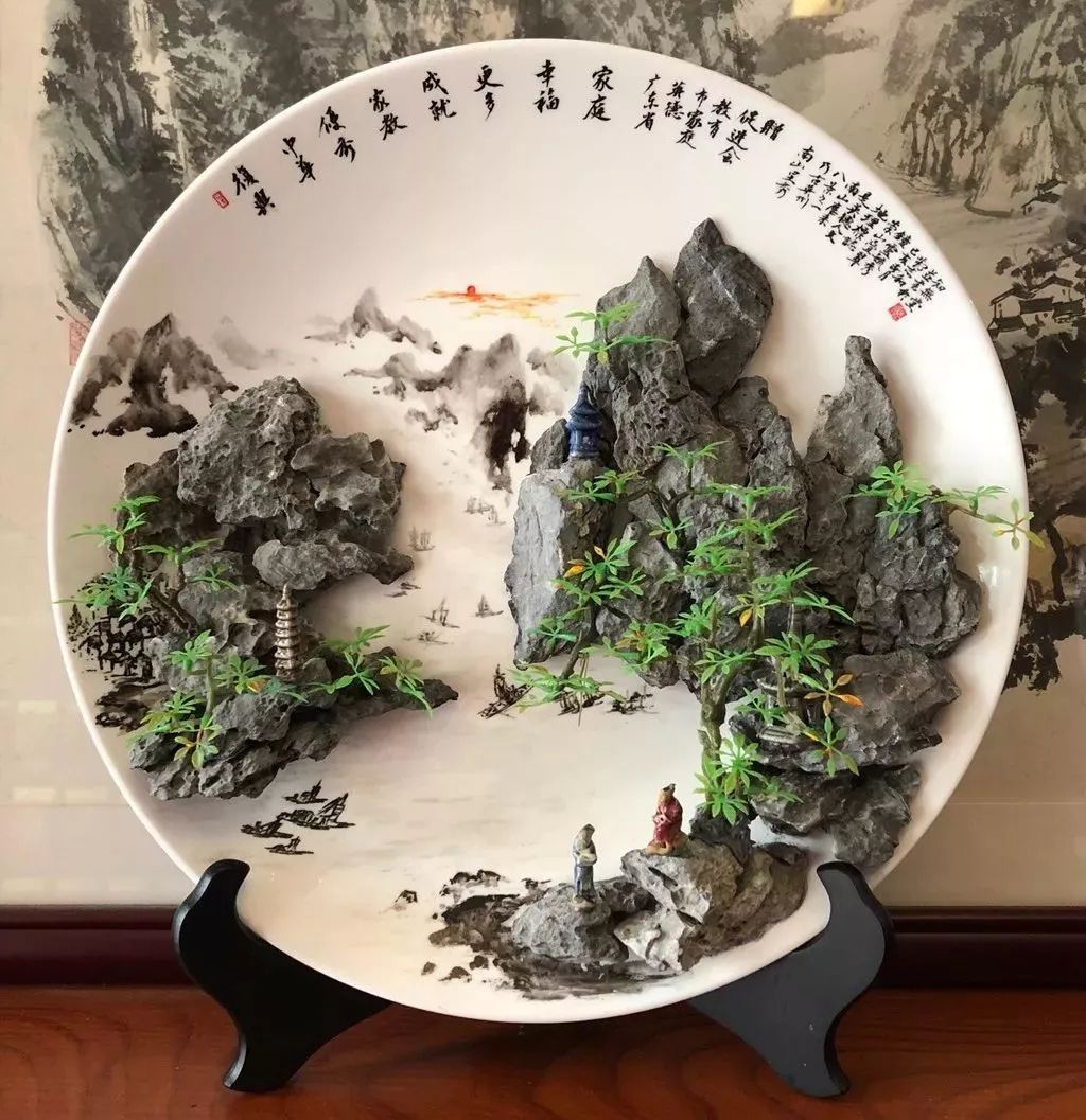 60块小英石组成山水意境