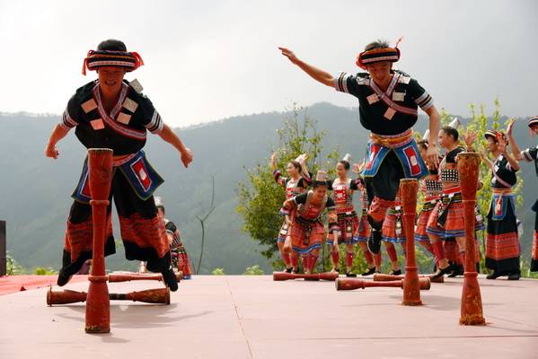 清远连山金子山举办壮瑶少数民族文化艺术夏令营