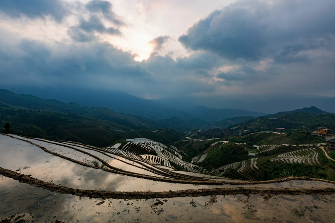 平安壮寨观景台之九龙五虎