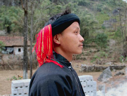 布努瑶是一个不跪鬼神不跪人的民族